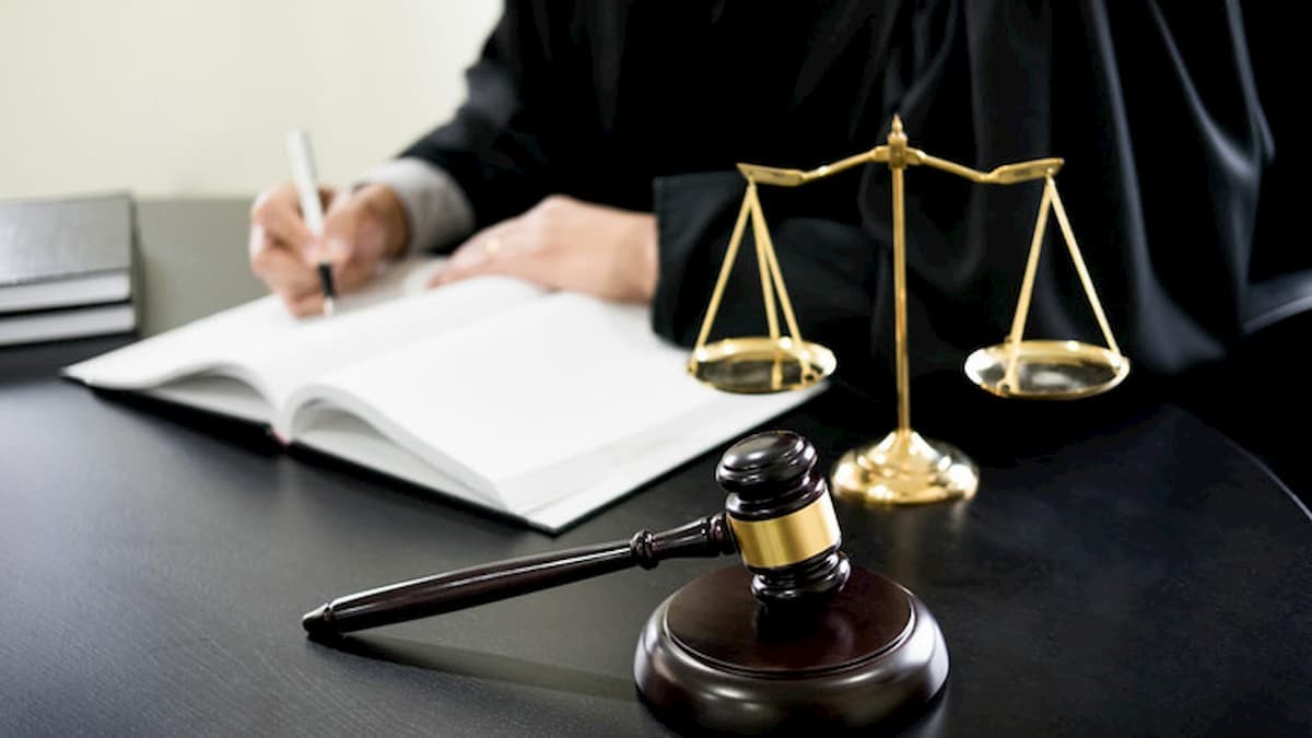 Criminal Lawyer : Complete Guide to Anticipatory and Regular Bail in India