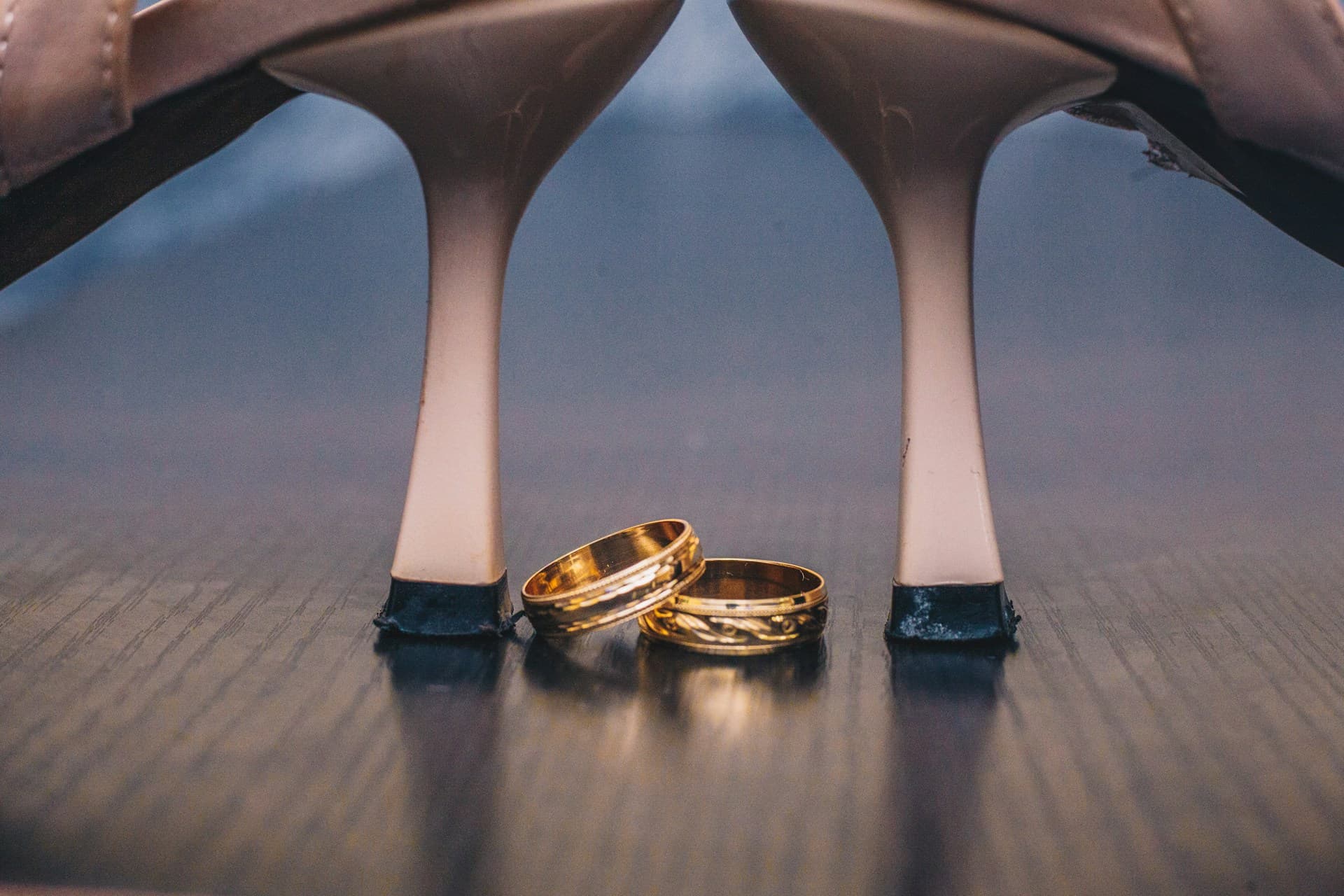 When to Consult Divorce Lawyers: Early Signs