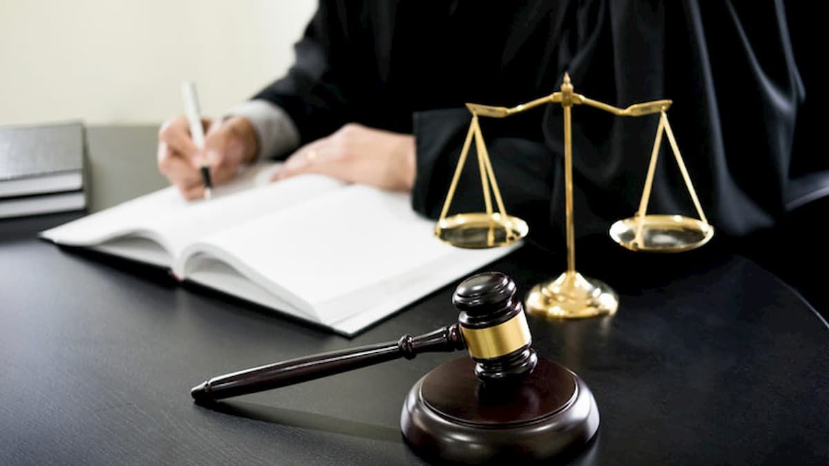 Criminal Lawyer : Complete Guide to Anticipatory and Regular Bail in India