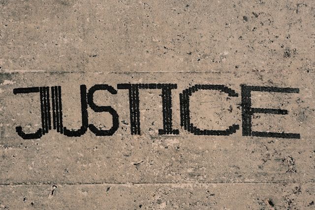 Choosing a Criminal Lawyer Near Me: Key Factors to Consider